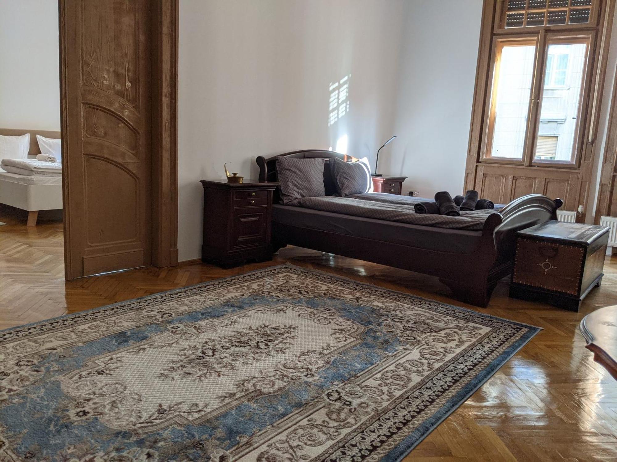 Ultra-Central Apartment In The Loffler Palace Timisoara Exterior photo